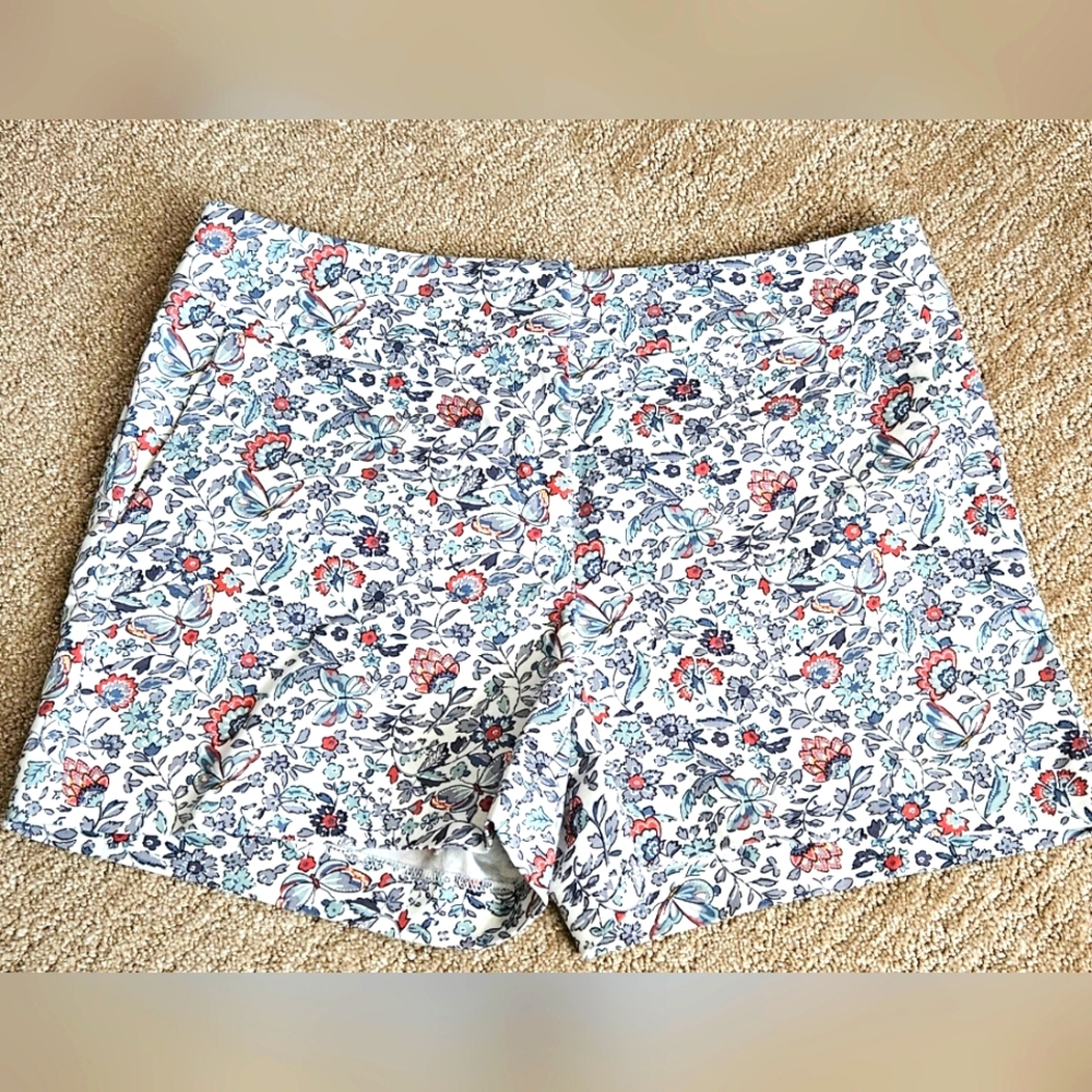Adorable Loft shorts